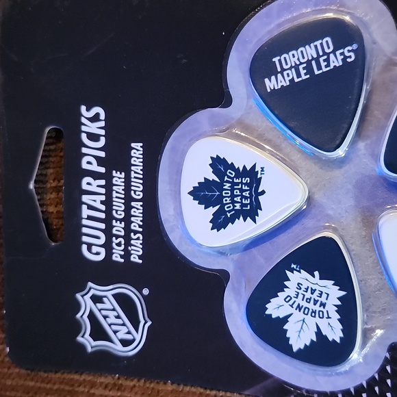 Toronto Maple Leafs NHL Guitar Picks 10 pack - Picture 4 of 5